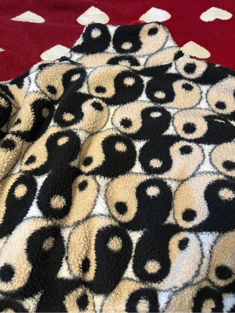 Cozy Yin Yang Pattern Fleece Sweater - Black & Cream